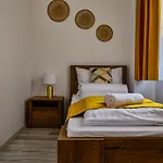 Apartment Kossuth Vendeghaz *