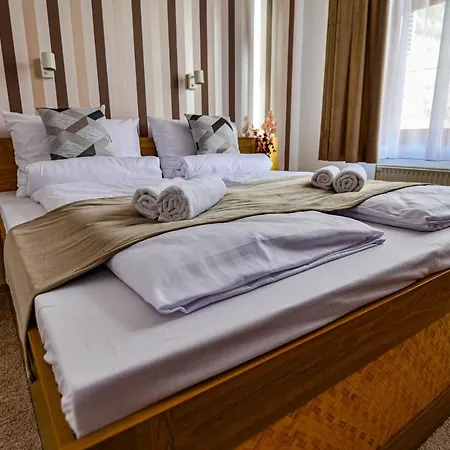 Kossuth Vendeghaz Tolna