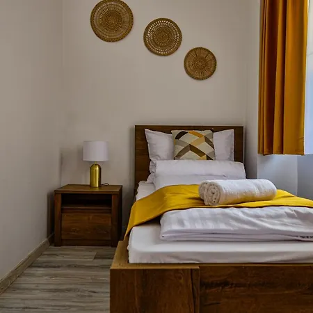 Daire Kossuth Vendeghaz *